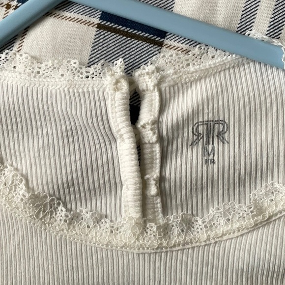 White long sleeve top, lace details - Picture 2 of 5